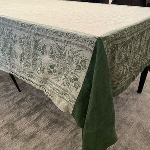 Williams Sonoma linen tablecloth 70 x 108 jacquard natural/green made in Russia